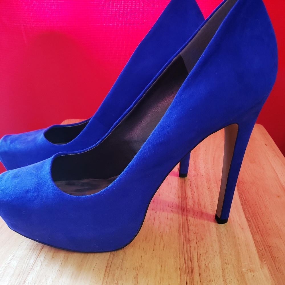 Jessica Simpson size 11
